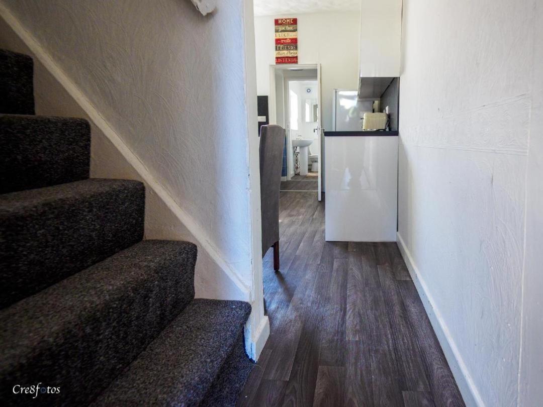 12 Cornwallis Lodge Family Room 2 Stoke-on-Trent ภายนอก รูปภาพ