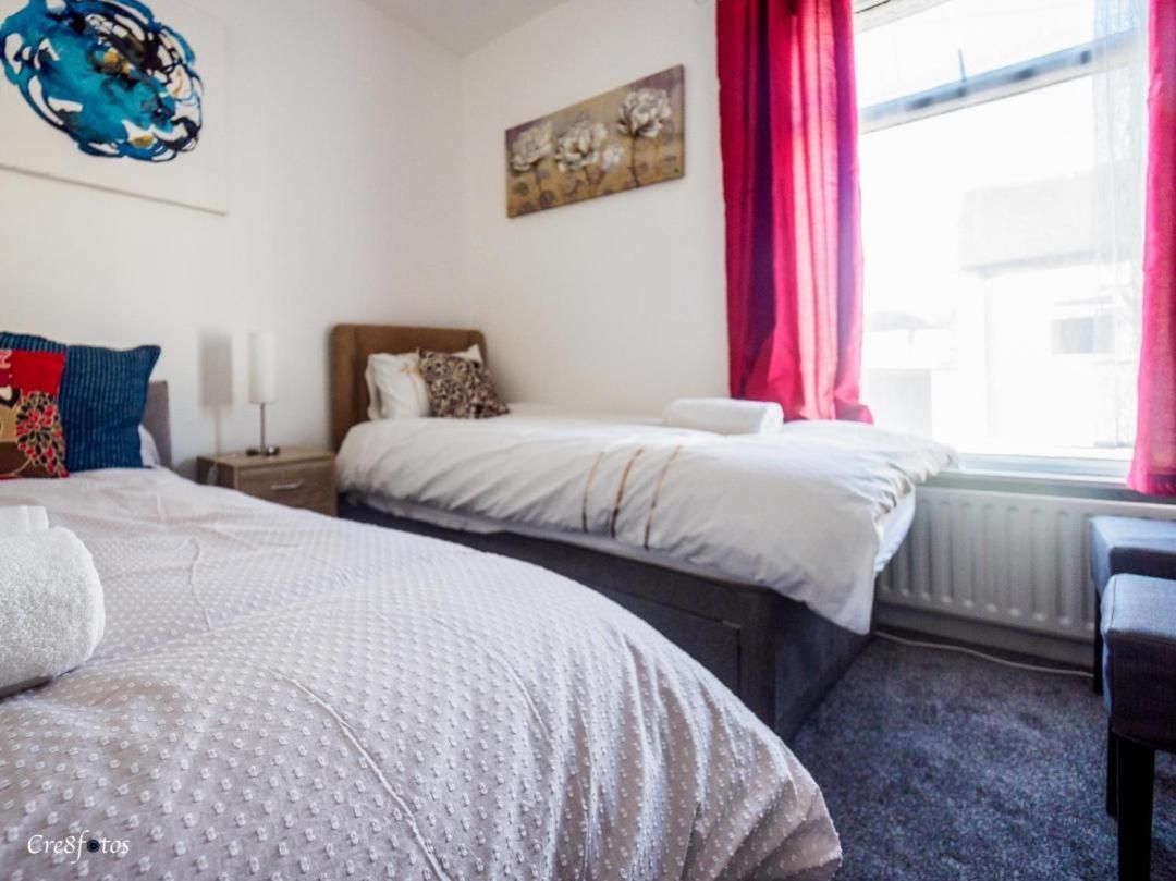 12 Cornwallis Lodge Family Room 2 Stoke-on-Trent ภายนอก รูปภาพ