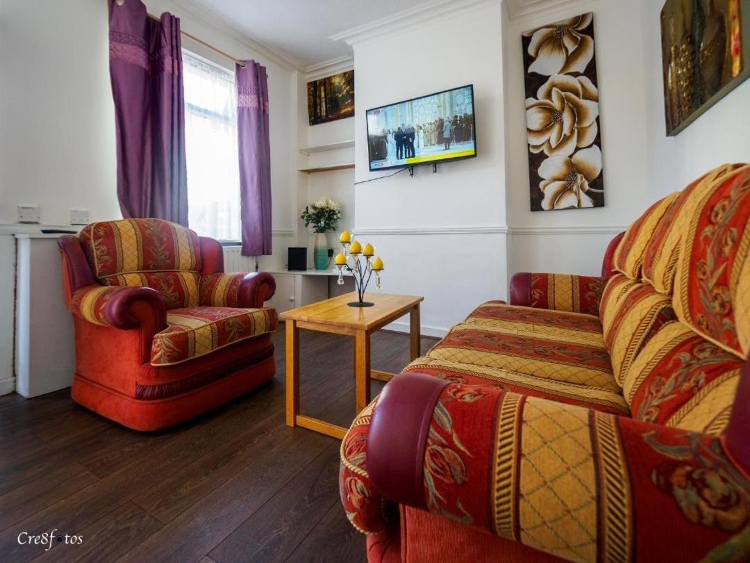 12 Cornwallis Lodge Family Room 2 Stoke-on-Trent ภายนอก รูปภาพ