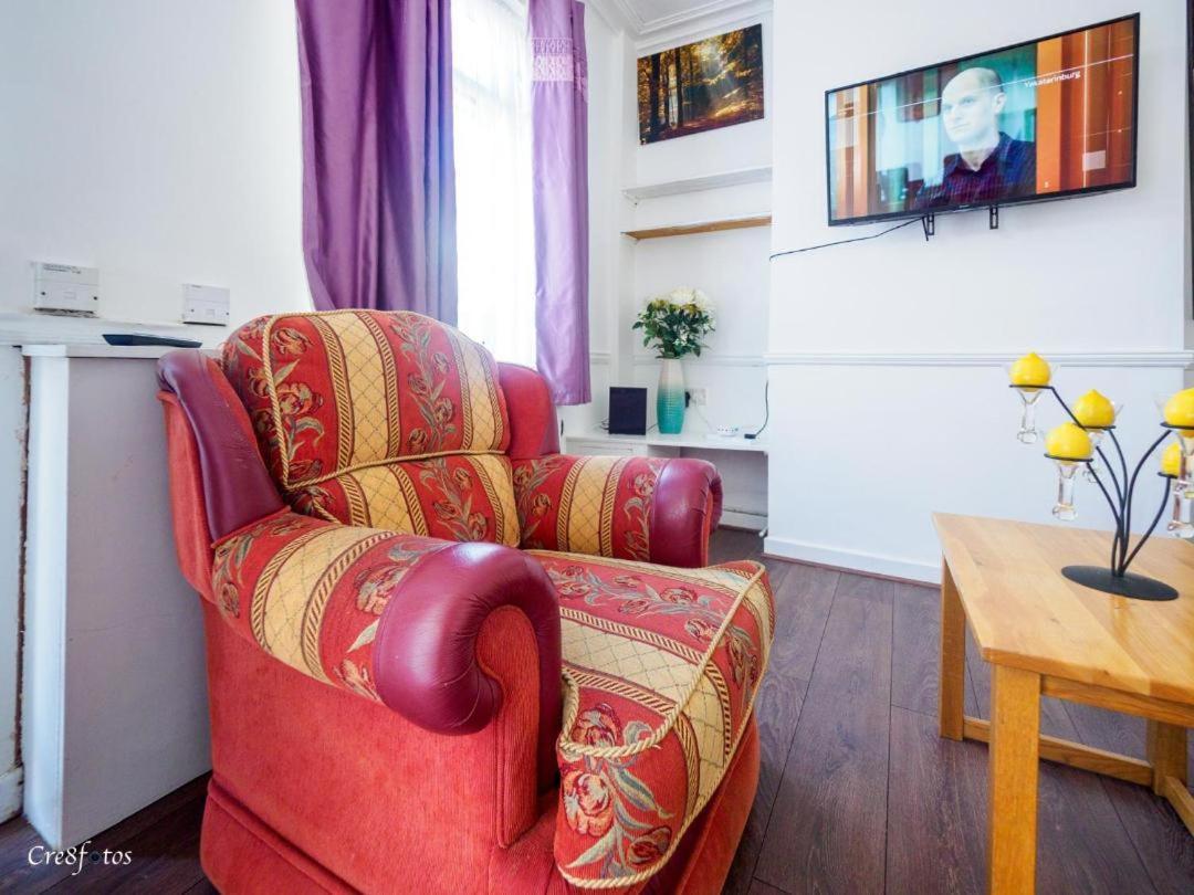12 Cornwallis Lodge Family Room 2 Stoke-on-Trent ภายนอก รูปภาพ
