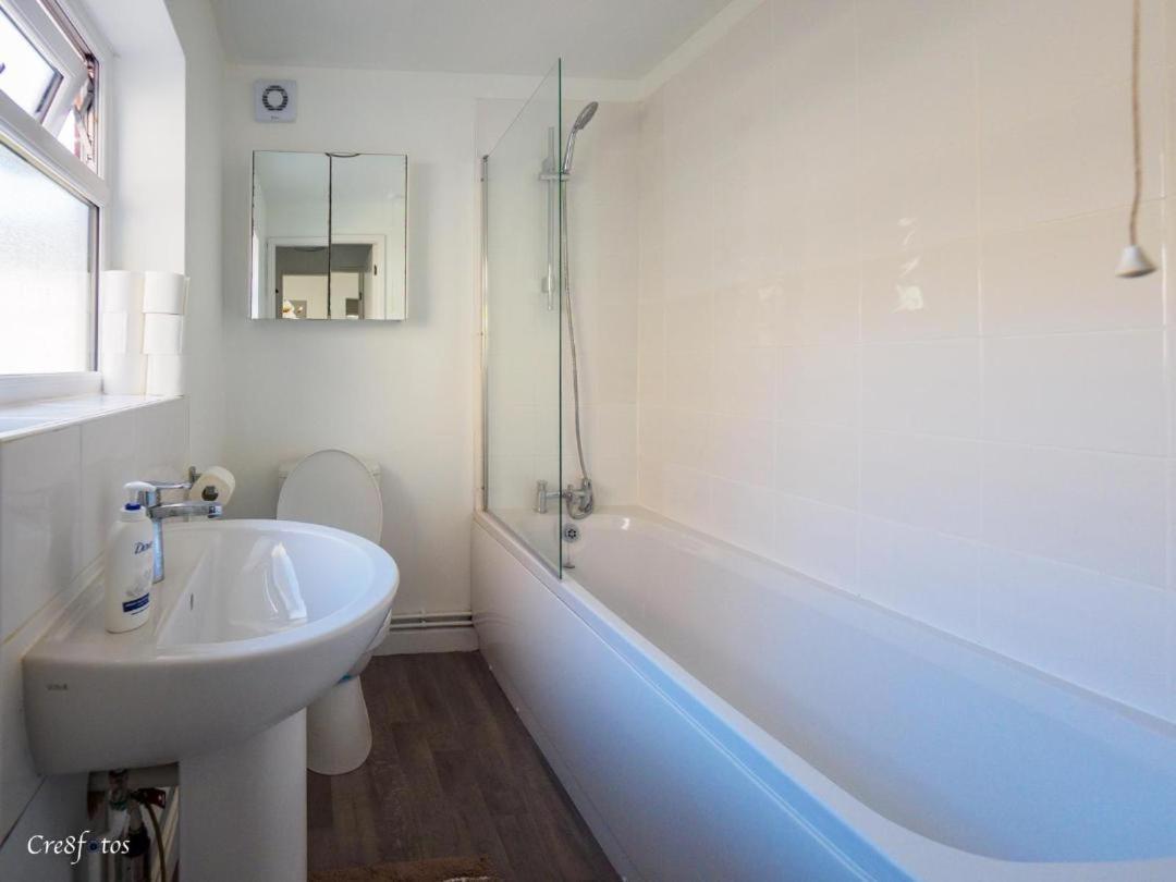 12 Cornwallis Lodge Family Room 2 Stoke-on-Trent ภายนอก รูปภาพ