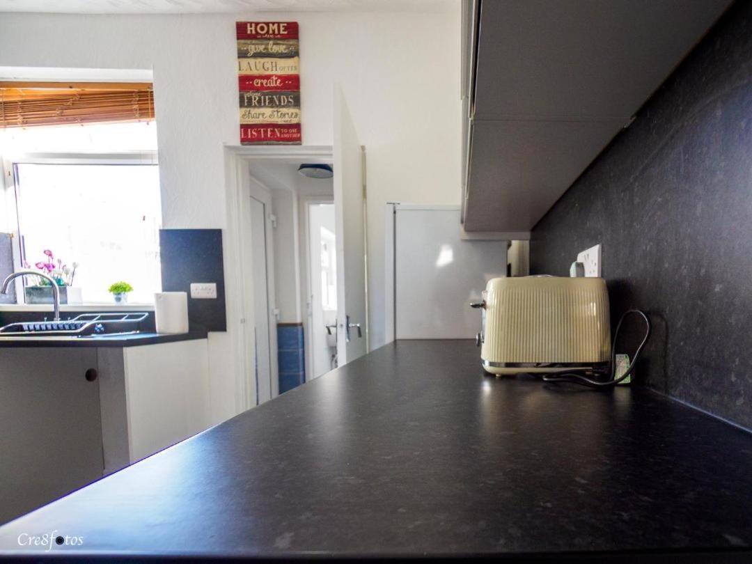 12 Cornwallis Lodge Family Room 2 Stoke-on-Trent ภายนอก รูปภาพ