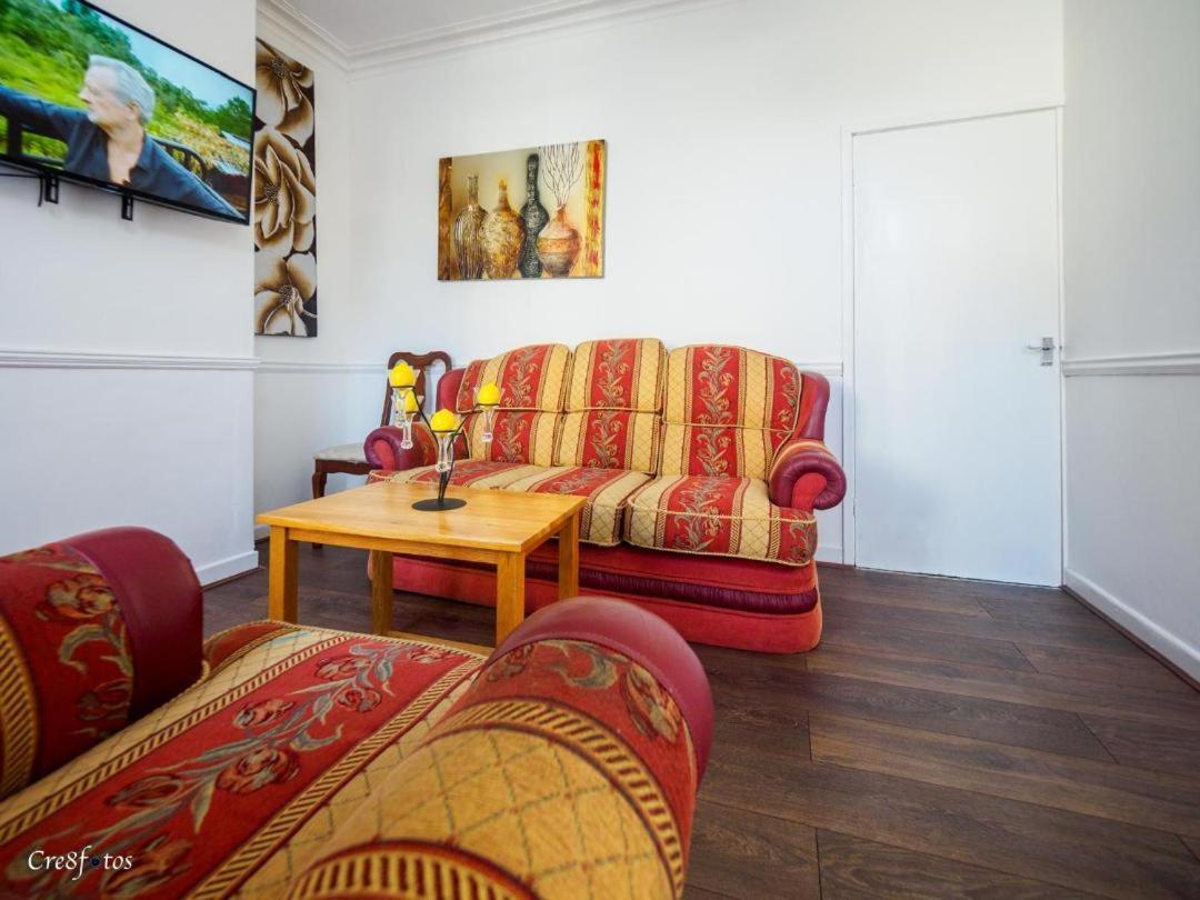 12 Cornwallis Lodge Family Room 2 Stoke-on-Trent ภายนอก รูปภาพ