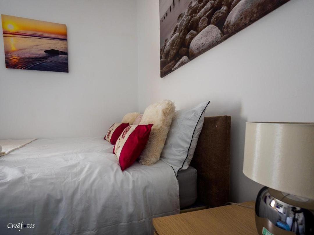 12 Cornwallis Lodge Family Room 2 Stoke-on-Trent ภายนอก รูปภาพ