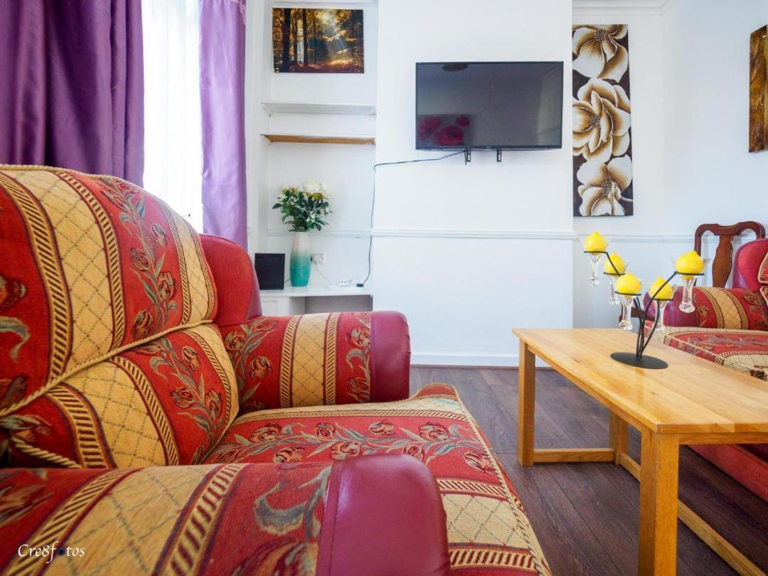 12 Cornwallis Lodge Family Room 2 Stoke-on-Trent ภายนอก รูปภาพ
