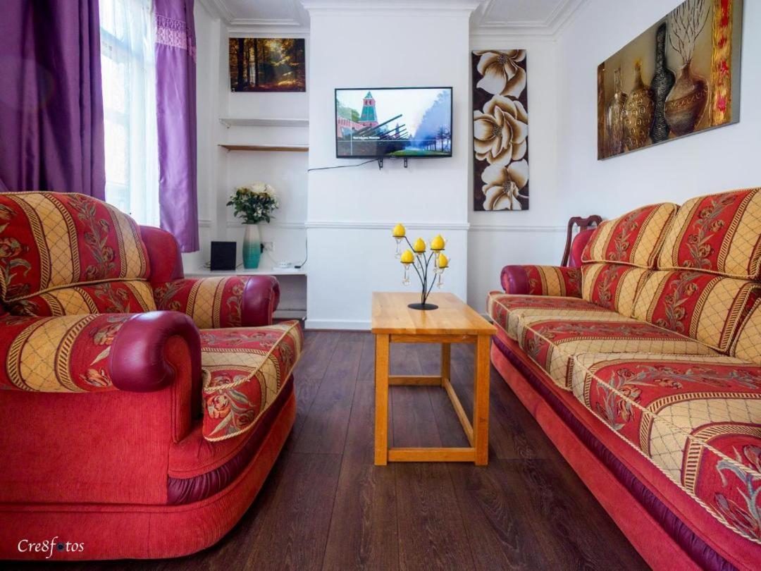 12 Cornwallis Lodge Family Room 2 Stoke-on-Trent ภายนอก รูปภาพ