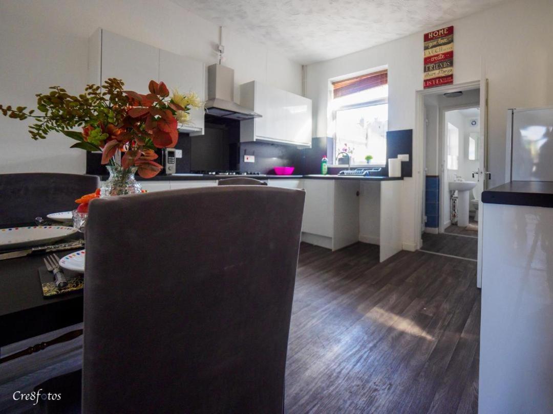 12 Cornwallis Lodge Family Room 2 Stoke-on-Trent ภายนอก รูปภาพ